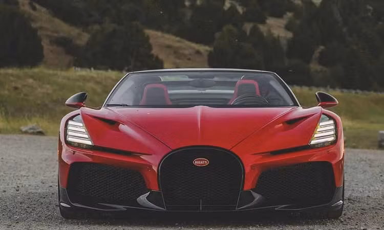 Mục sở thị siêu xe Bugatti Mistral odo hơn 500 km, rao bán hơn 249 tỷ đồng