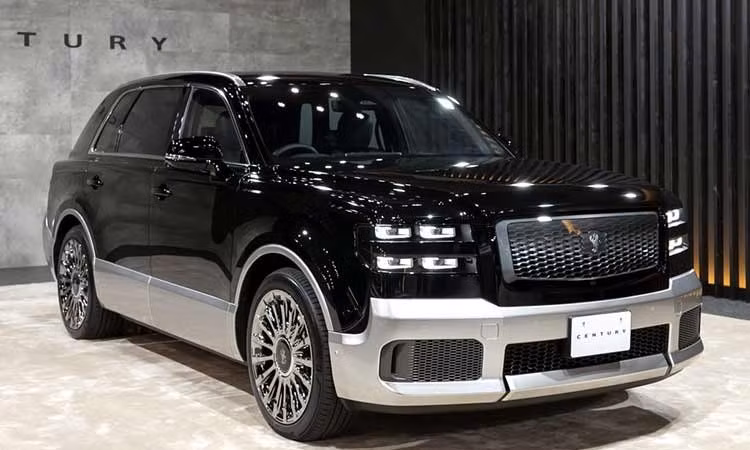 Chiếc Toyota Century này có giá đắt hơn cả Rolls-Royce Cullinan