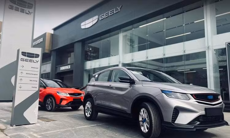 Xe "Tàu" Geely Coolray - rẻ hơn Mitsubishi Xforce cả trăm triệu, sao vẫn ế?