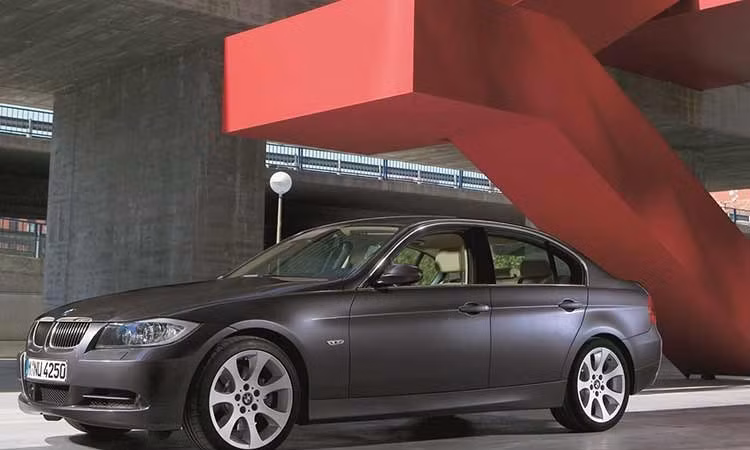 Triệu hồi gần 387.000 xe BMW 1 Series và 3 Series do lỗi túi khí