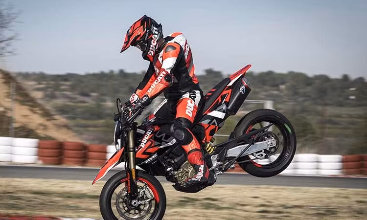 Ra mắt Ducati Hypermotard 698 Mono Nera 2026 mới, từ 428 triệu đồng