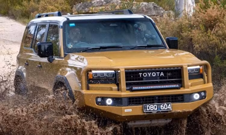 Toyota Land Cruiser Prado 2026 nâng cấp loạt tính năng chống trộm mới