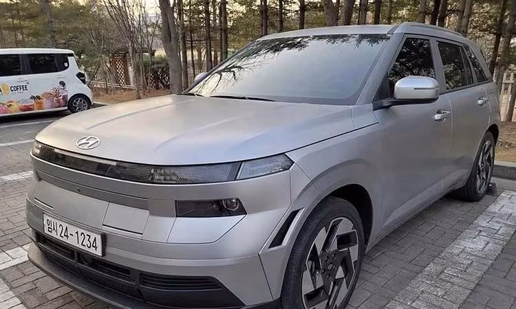 Hyundai Kona 2027 lộ diện "bằng xương bằng thịt", thiết kế như ôtô điện