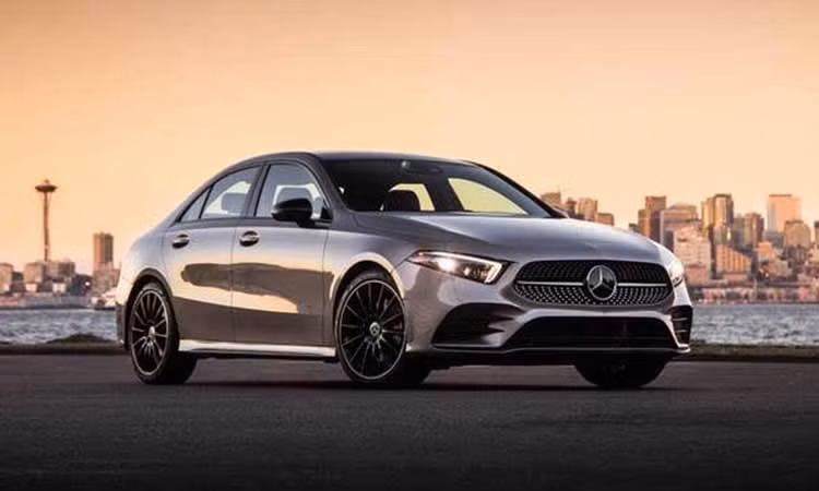 Mercedes-Benz triệu hồi hơn 310.000 xe vì nguy cơ tự trôi khi dừng đỗ