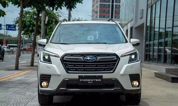 Subaru Việt Nam giảm giá Forester tới 360 triệu, Crosstrek gần 240 triệu