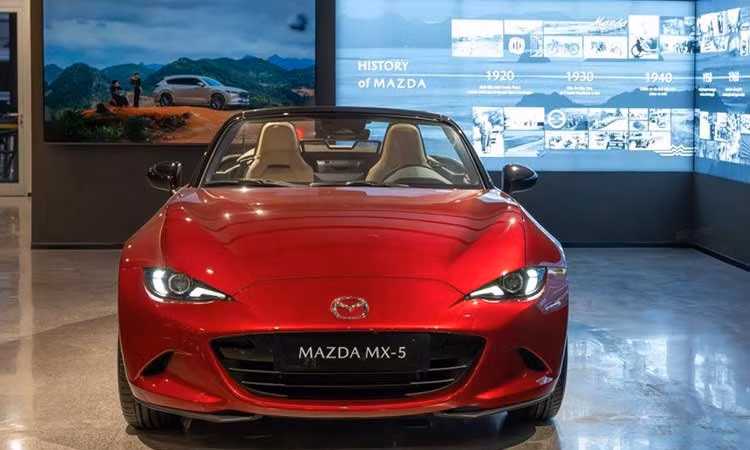 Mục sở thị Mazda MX-5 2026 - chốt giá từ dưới 1,5 tỷ đồng tại Việt Nam