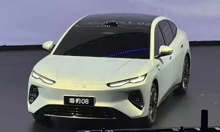 BYD trình làng sedan điện Seal 08 mới, chạy 400 km sau chỉ 5 phút sạc