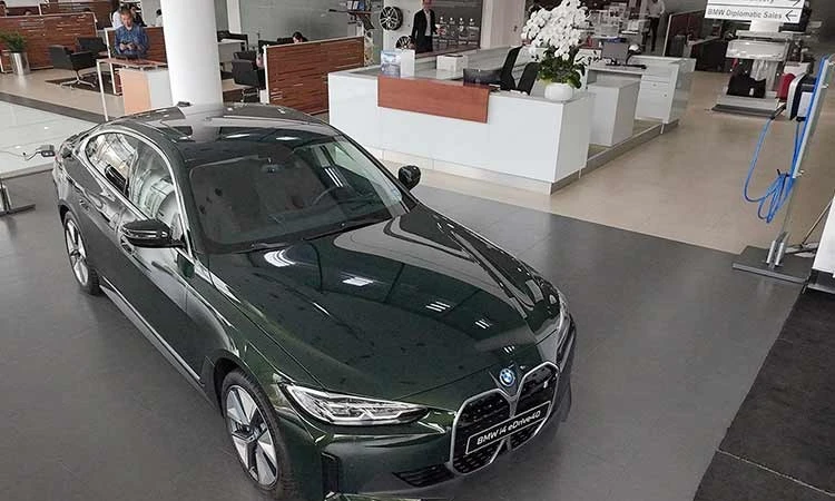 BMW sẽ dừng sản xuất i4 chuyển trọng tâm sang i3 chạy điện mới