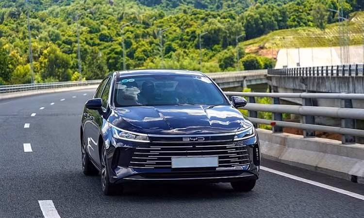 Toàn bộ ôtô hybrid sạc điện của BYD Việt Nam đều tương thích với xăng E10
