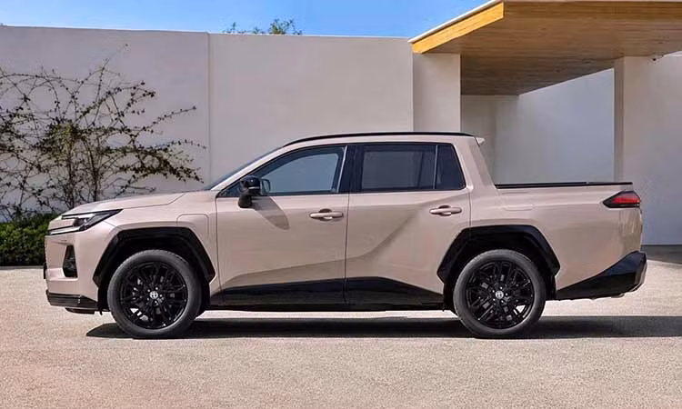 Bán tải mới của Toyota dựa trên RAV4 lộ diện - đậm chất thực dụng