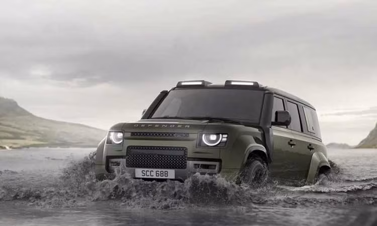 Lý do nào khiến siêu SUV Defender OCTA bị cắt gần 100 mã lực?