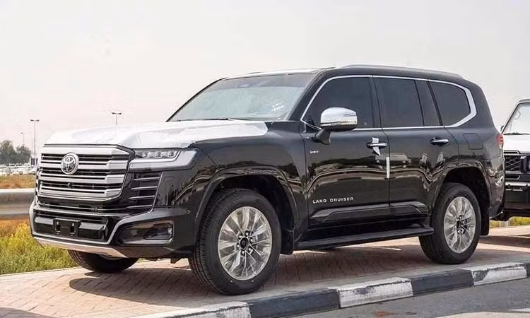 Toyota Land Cruiser Hybrid 2026 sắp bán tại Việt Nam, khoảng 4,6 tỷ đồng
