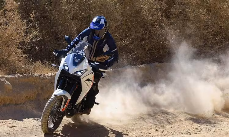 Tận mục Moto Morini X-Cape 700 2026, "xế phượt" Ý giá 221 triệu đồng