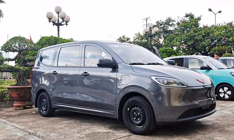 Cận cảnh Wuling Grango giá 499 triệu tại Việt Nam, MPV điện chạy 300km/sạc 