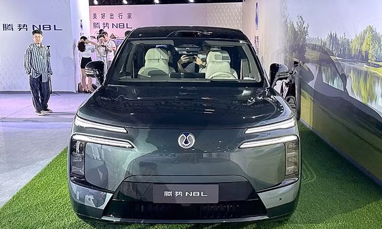 BYD mở bán Denza N8L sạc siêu nhanh, chạy 430km không "uống" 1 giọt xăng