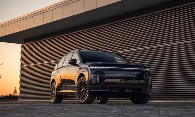 Ra mắt SUV điện Hyundai Ioniq 9 Calligraphy Black Ink bản cao cấp nhất