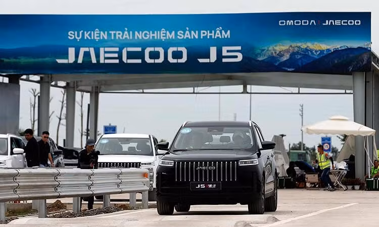 Jaecoo J5 SHS-H Premium và Flagship - SUV hybrid mang giá trị vượt tầm giá