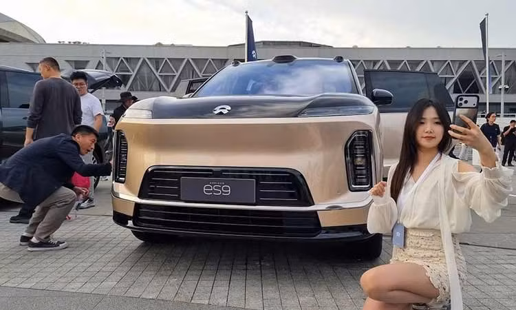 Ra mắt Nio ES9 - SUV điện thay pin nhanh hơn đổ xăng, từ 1,36 tỷ đồng