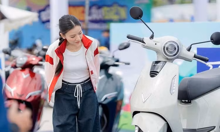 VinFast lập kỷ lục doanh số xe máy điện với hơn 135.000 đơn đặt hàng