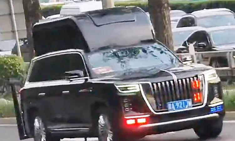 SUV Hongqi LS7 độ nóc trong đoàn hộ tống Tổng thống Trump ở Bắc Kinh