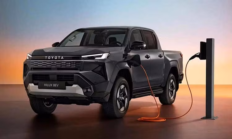 Khi nào Toyota ra mắt Hilux plug-in hybrid, cạnh tranh Ranger PHEV?