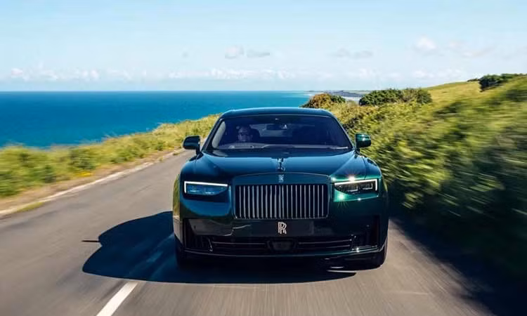 Rolls-Royce ra mắt Ghost Black Badge Tourist Trophy siêu sang độc nhất vô nhị