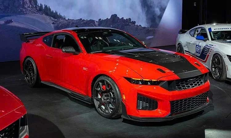 Ford Mustang Dark Horse SC 2026 chính thức chốt giá từ 2,7 tỷ đồng