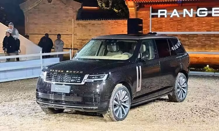 Range Rover SV phiên bản Bính Ngọ ra mắt, giới hạn toàn cầu chỉ 3 xe