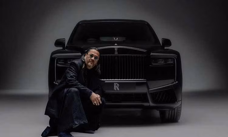 Rolls-Royce ra mắt Cullinan độc bản - nội thất như phòng tranh di động