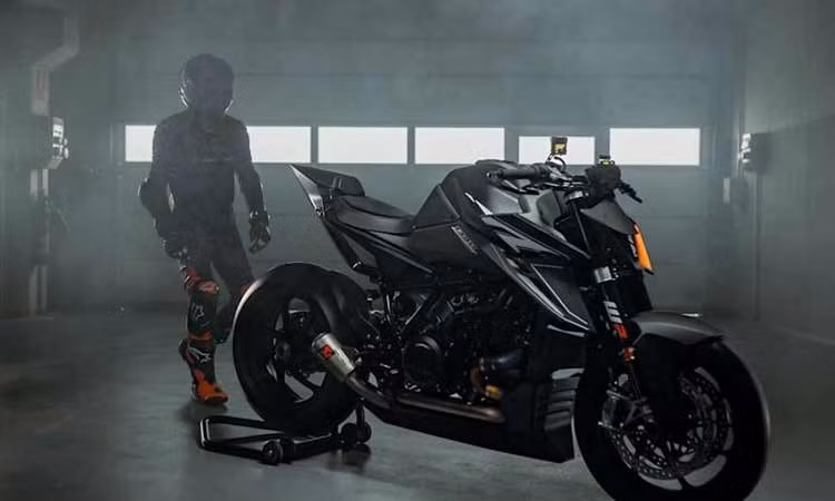KTM 1390 Super Duke RR Track 2026 ra mắt, giá bán tới 1 tỷ đồng