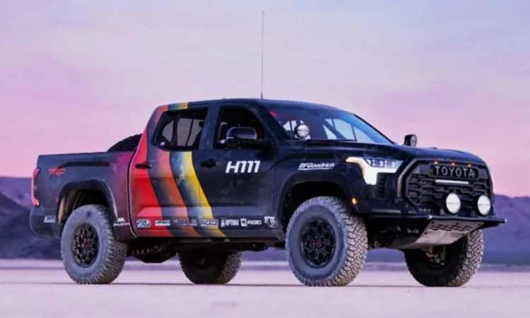 Toyota sắp ra mắt bán tải hiệu suất cao "đối đầu" Ford F-150 Raptor