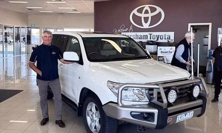 Toyota Land Cruiser V8 2009 chạy gần 1 triệu km, động cơ và hộp số vẫn zin