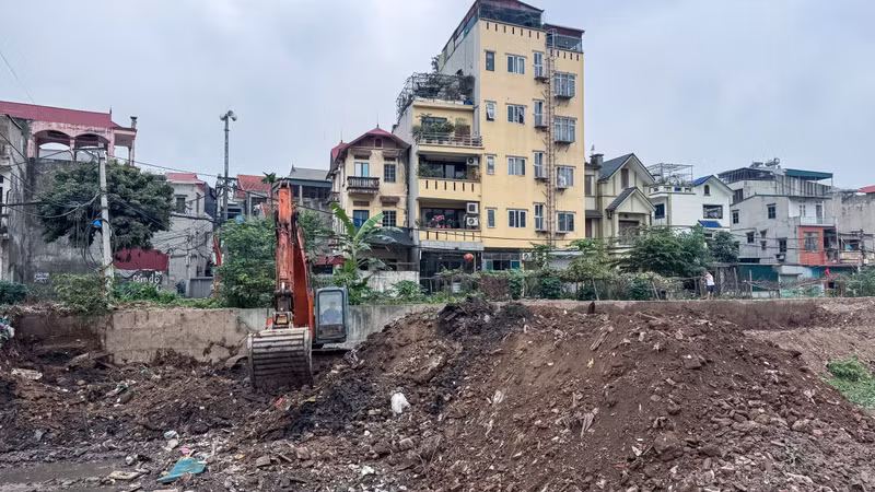 Chậm tiến độ dự án tiêu thoát nước Hà Nội gây bất cập dân sinh