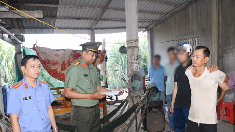 Công an Vĩnh Long bắt giữ đối tượng xuyên tạc, xúc phạm tổ chức, cá nhân