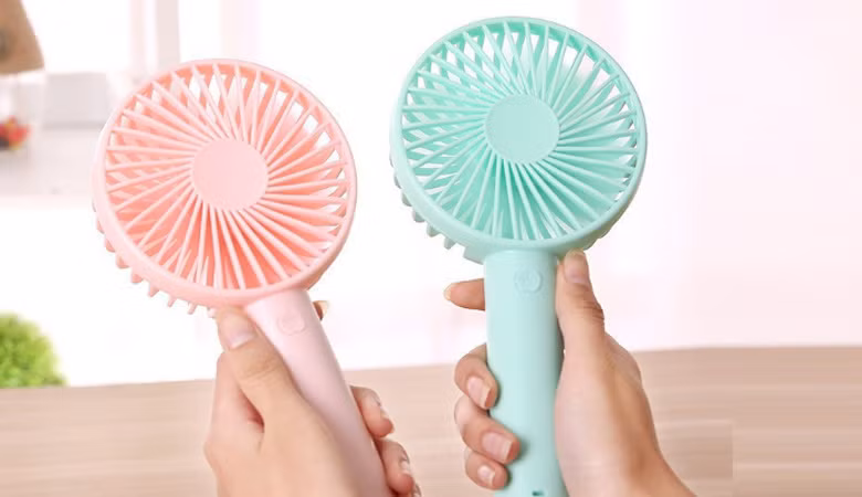 Nắng nóng đẩy doanh số quạt cầm tay vượt mốc 1.300 tỷ đồng