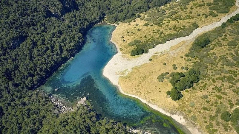 Vẻ đẹp linh thiêng của Hồ Xanh và sức hút du lịch tại New Zealand