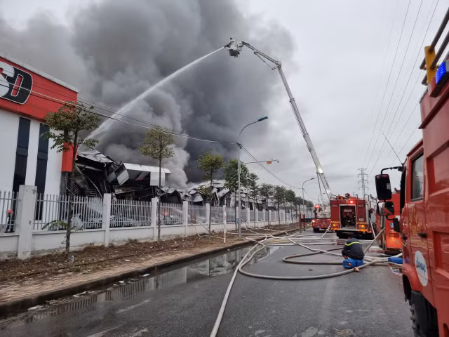 Chum anh vu chay lon tai Cong ty TNHH ESD Korea Vina o Bac Ninh-Hinh-7