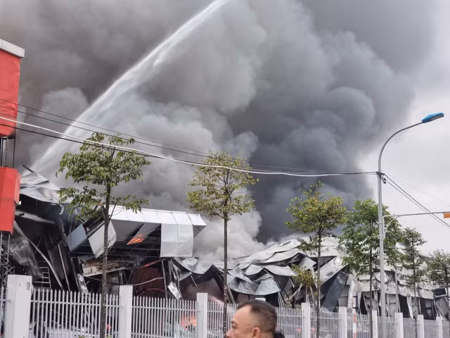 Chum anh vu chay lon tai Cong ty TNHH ESD Korea Vina o Bac Ninh-Hinh-5