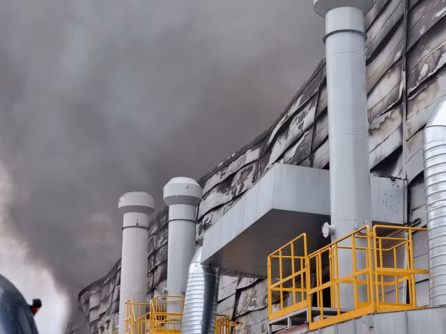 Chum anh vu chay lon tai Cong ty TNHH ESD Korea Vina o Bac Ninh-Hinh-2