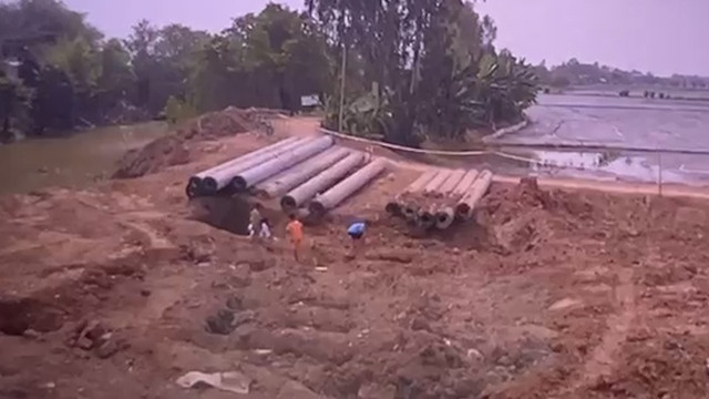 Toàn cảnh vụ giải cứu bé trai rơi xuống hố sâu 35m ở Đồng Tháp Toan canh vu giai cuu be trai roi xuong ho sau 35m o Dong Thap