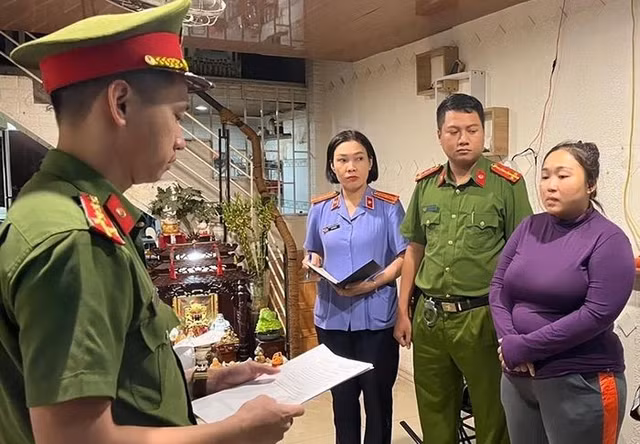 Triet pha duong day mua ban hang tram nghin hoa don khong