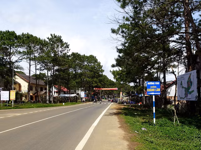 Kon Tum: Cty Dieu Phat Mang Den va Dong Anh trung goi lam duong tai Kon Plong-Hinh-2