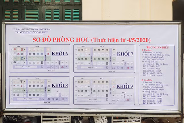 Sau 3 thang nghi dich COVID-19, hang nghin hoc sinh Ha Noi tro lai truong-Hinh-7