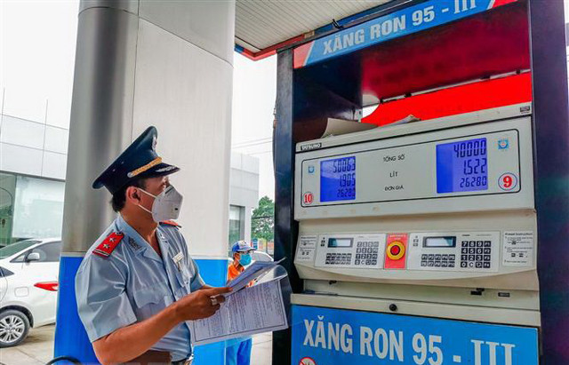 Bộ Công Thương tăng cường kiểm tra, xử lý vi phạm trong kinh doanh xăng dầu Bo Cong Thuong tang cuong kiem tra, xu ly vi pham trong kinh doanh xang dau