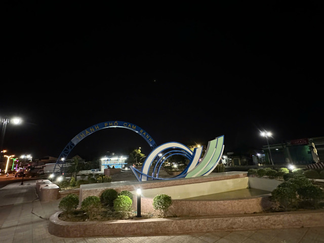 Nhung hinh anh chua dep o cong vien, duong trung tam TP Cam Ranh ngay Xuan-Hinh-6