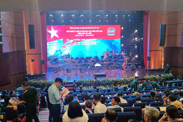 “Bai ca Thong nhat” vang vong hao khi dai thang mua Xuan nam 1975