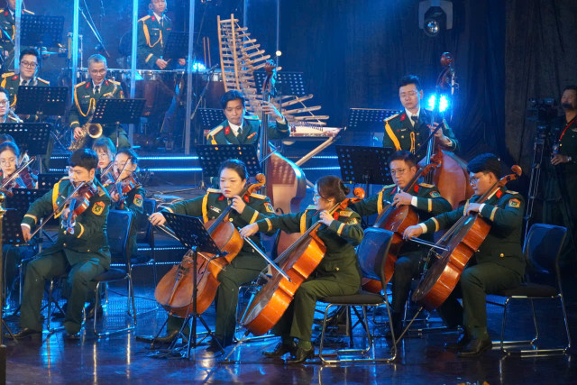 “Bài ca Thống nhất” vang vọng hào khí đại thắng mùa Xuân năm 1975 - Hình 3 “Bai ca Thong nhat” vang vong hao khi dai thang mua Xuan nam 1975-Hinh-3