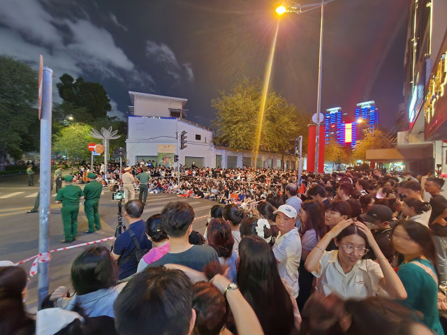 Khong khi nao nhiet trong buoi tong hop luyen dieu binh cho dai le 30/4-Hinh-4