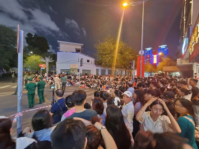 Khong khi nao nhiet trong buoi tong hop luyen dieu binh cho dai le 30/4-Hinh-4