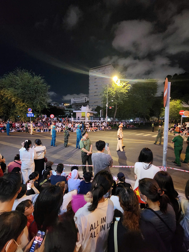 Khong khi nao nhiet trong buoi tong hop luyen dieu binh cho dai le 30/4-Hinh-6